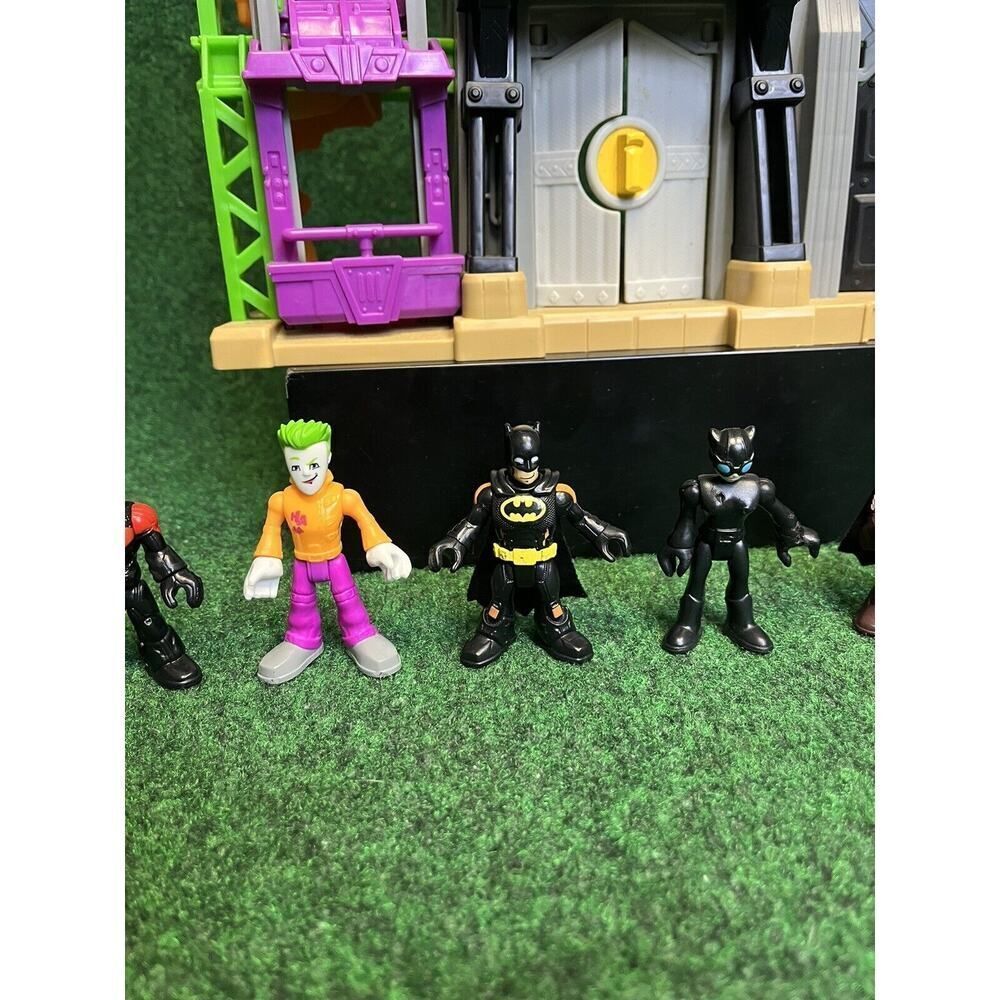 Fisher Price Imaginext DC Super Friends Wayne Manor Tower Batman Playset - Picture 3 of 10